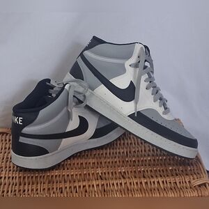 Nike Men's Black and White High-Top Sneakers